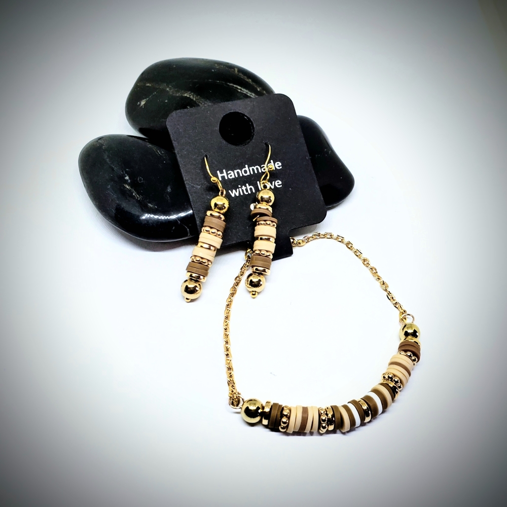 Chic and stylish Clay Beaded Bracelet & Earring Set